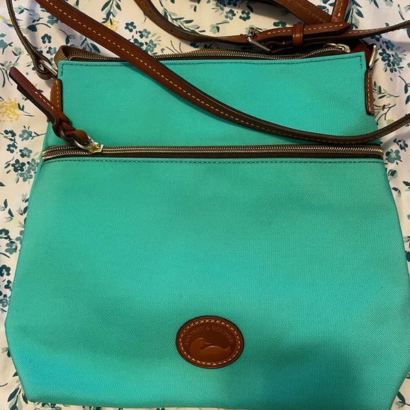 Authentic Dooney&Bourke Purse - Picture 1 of 3